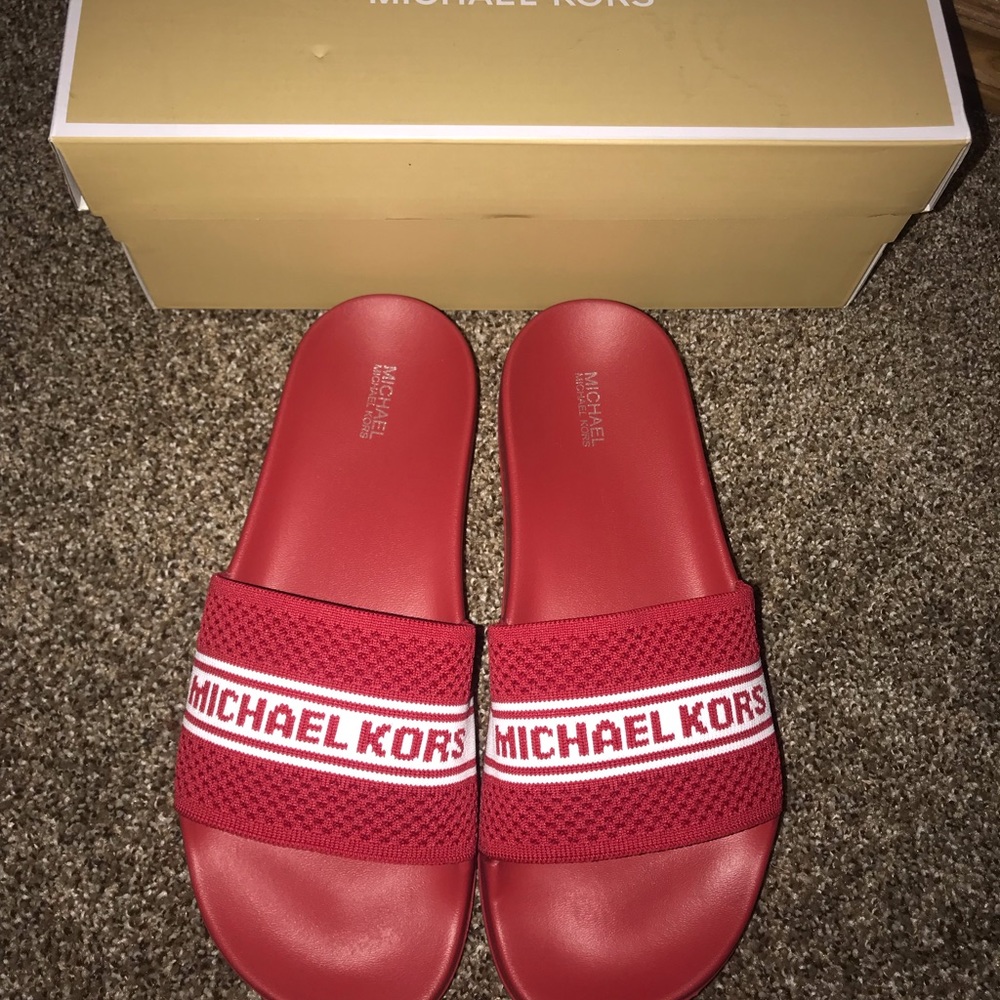 BRAND NEW Michael Kors Gilmore Slides! Size 9!